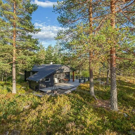 At The Foot Of Andersnatten * Engar