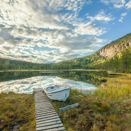 At The Foot Of Andersnatten * Engar